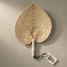 Abanico ligero de paja con etiqueta personalizable Nat