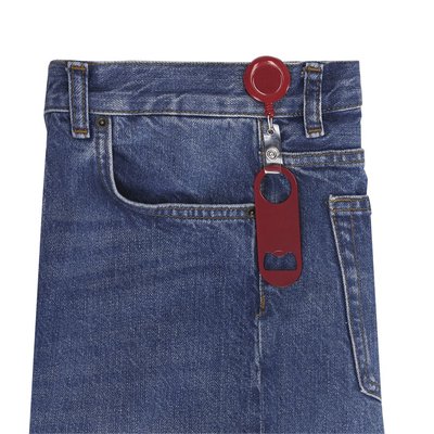 Abridor de acero con clip retráctil