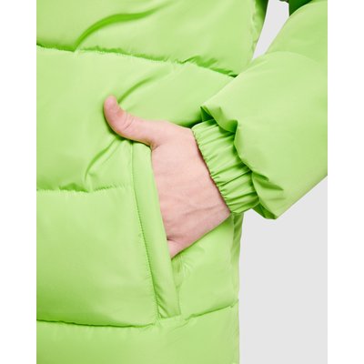 Abrigo acolchado con capucha fija