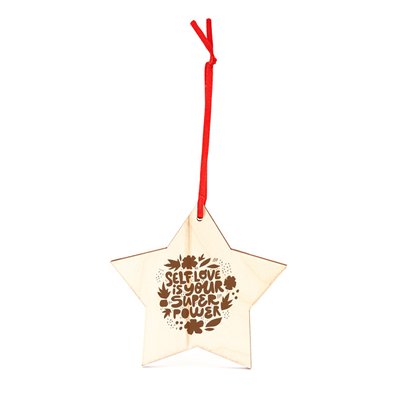 Adorno navideño de madera con cinta roja