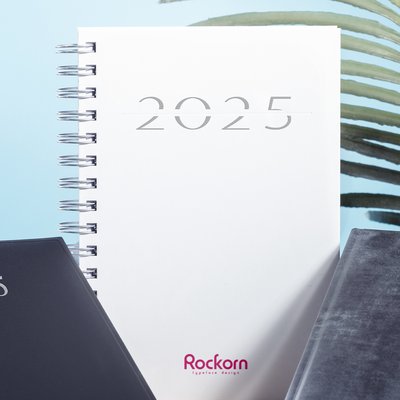 Agenda página por día 2025 de polipiel con anillas