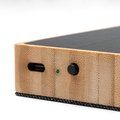 Altavoz inalámbrico de bambú con carga solar