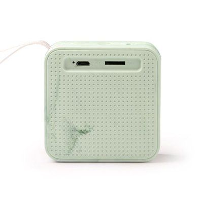 Altavoz inalámbrico de materiales reciclados