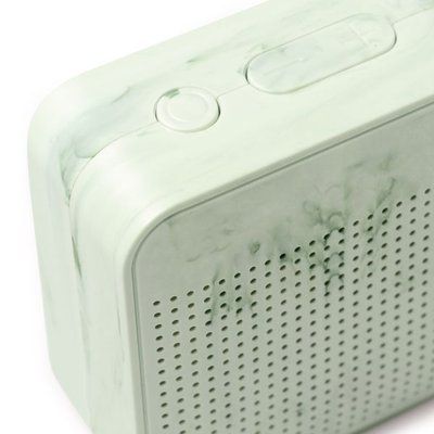 Altavoz inalámbrico de materiales reciclados