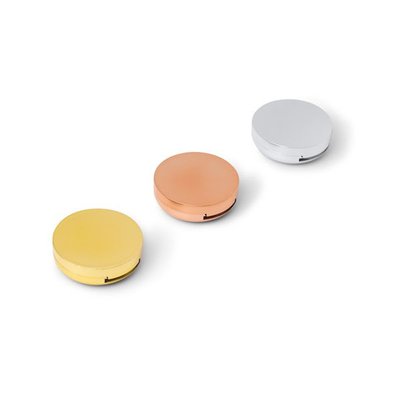 Bálsamo labial SPF15 en estuche cromado