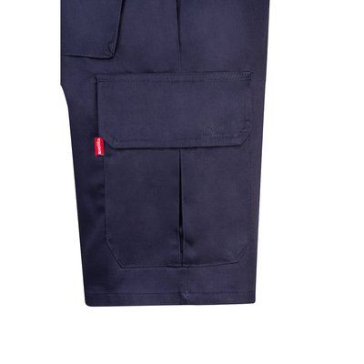 Bermudas multibolsillos de sarga