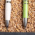 Bolígrafo eco en caña de trigo con accesorios cromados
