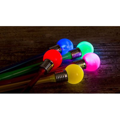 Bolígrafo ergonómico fino con luz led en la bombilla
