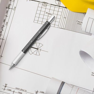 Bolígrafo multiherramienta 4 en 1