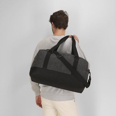 Bolso de fieltro con cremallera y asas