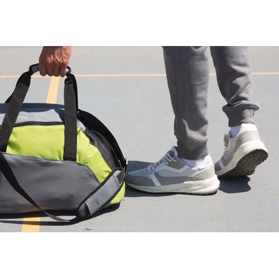 Bolsa deportiva con correa y asas