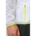 Cazadora ultraligera resistente al agua