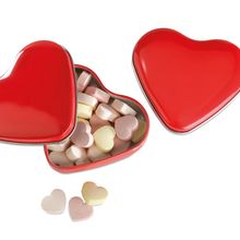 Cajita corazón de aluminio con caramelos amorosos Rojo