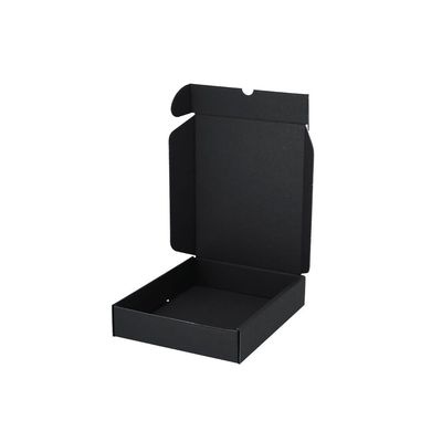 Caja mediana de cartón reciclado