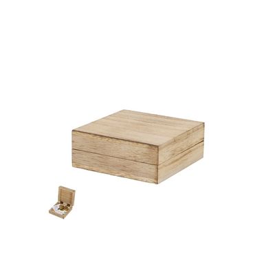 Caja de madera con cierre magnético