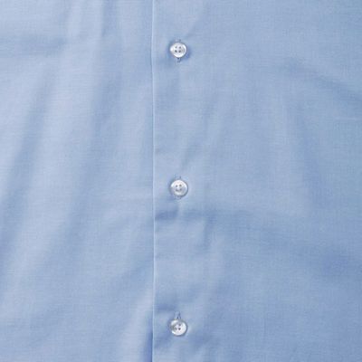 Camisa entallada de manga corta