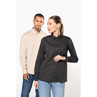 Camisa de algodón con bolsillo y cuello con botones