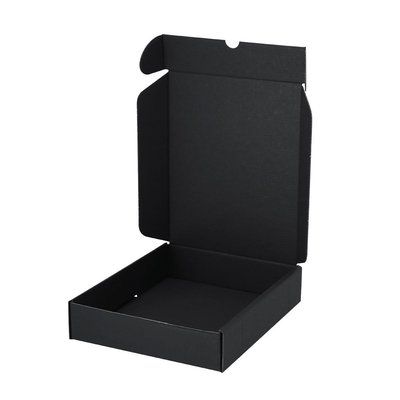 Caja mediana de cartón reciclado