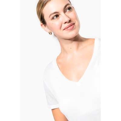 Camiseta de chica con cuello de pico