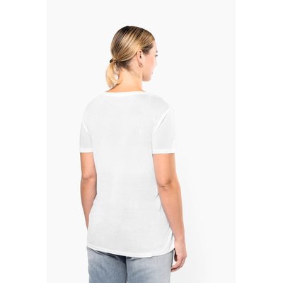 Camiseta de chica con cuello de pico