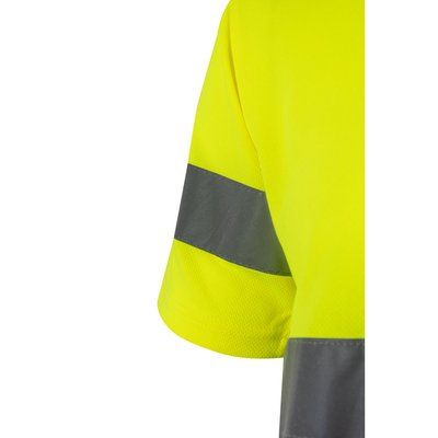 Camiseta técnica con bandas reflectantes