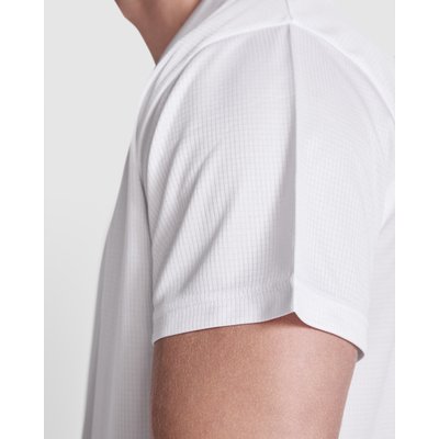 Camiseta técnica con bajo trasero más largo