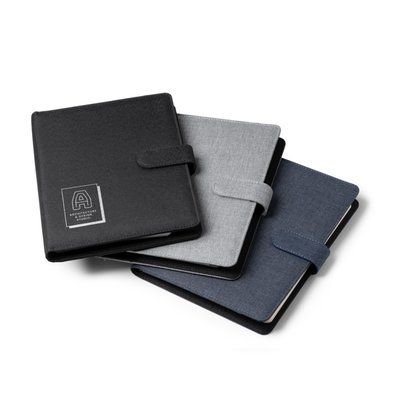 Carpeta A5 con bloc y cierre magnético