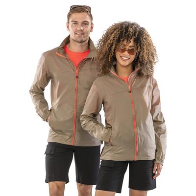 Cortavientos ligero impermeable