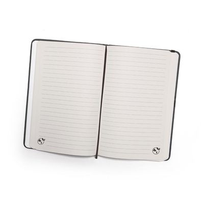 Cuaderno A5 con páginas rayadas y cierre elástico