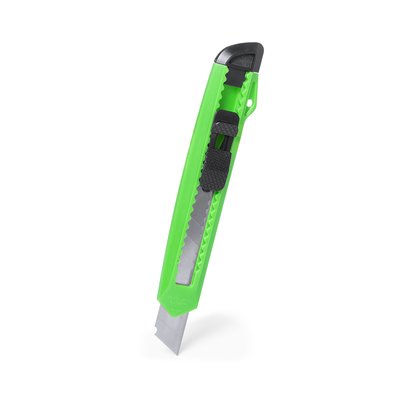 Cutter con mango ergonómico y cuchilla ancha