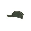 Gorra deportiva con paneles transpirables