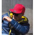 Gorra con visera plana