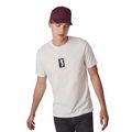 Gorra ajustable mediante tira autoadhesiva