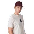 Gorra ajustable mediante tira autoadhesiva