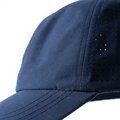 Gorra deportiva ventilada