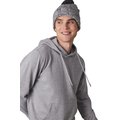 Gorro con pompón y dobladillo