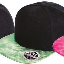 Gorra con Visera Plana y Ojales Black / Gold
