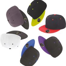 Gorra bicolor con visera plana Black / Azure
