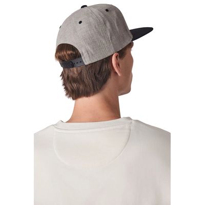 Gorra Modelo clásico visera plana
