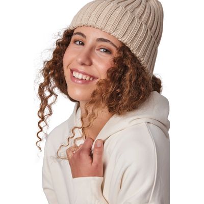 Gorro de punto canalé con dobladillo