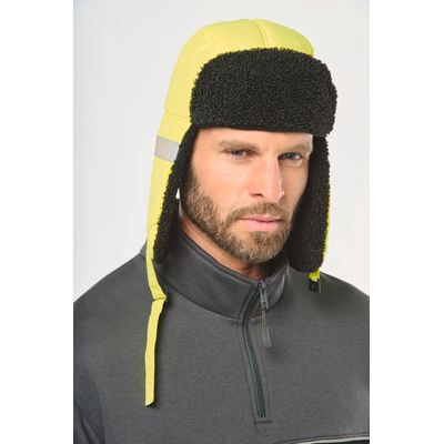 Gorra con orejeras acolchada