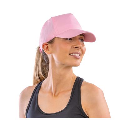 Gorra con visera precurva