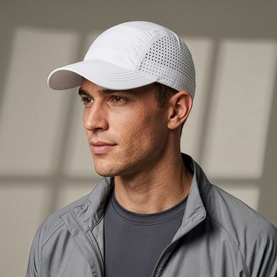 Gorra de microfibra con agujeros
