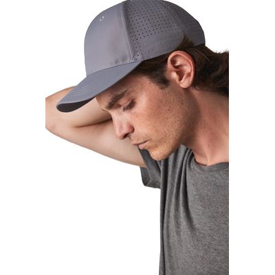 Gorra perforada