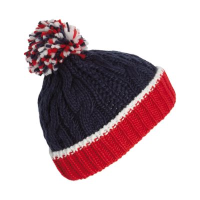 Gorro de punto y pompom
