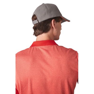 Gorra deportiva con cierre ajustable