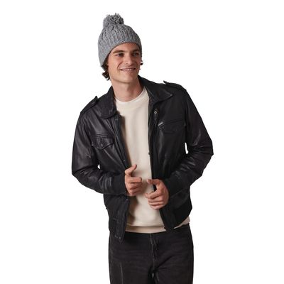 Gorro de punto y pompom