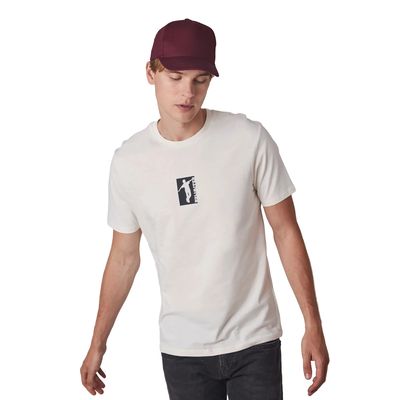 Gorra ajustable mediante tira autoadhesiva