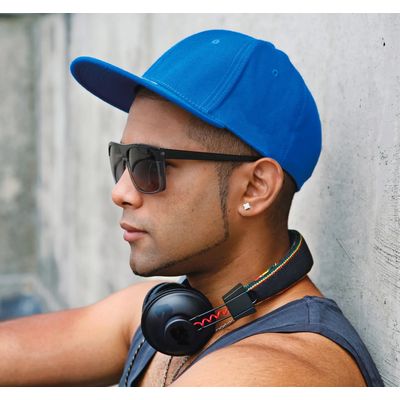 Gorra cerrada con tira interior elástica
