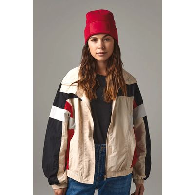Gorro con parche frontal